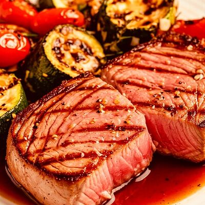 Стейки из тунца с микс овощами в терияки соусе в Шашлычный Мир по цене 1099 ₽