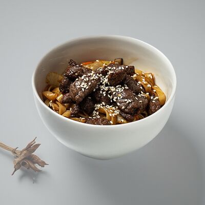 Удон с говядиной в Про 100 суши по цене 745 ₽