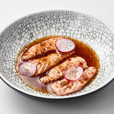 Севиче из лосося с чили-юдзу в Mojo по цене 630