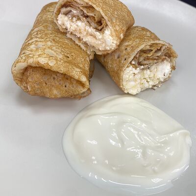 Блины с творогом и изюмом в Саперави по цене 70 ₽