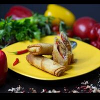 Спринг-ролл жаренный с курицей в Восток запад