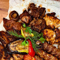 Логотип JERMUK ШАУРМАНА УГЛЯХ