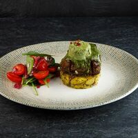 Стейк Турнедо с печеным картофелем в Neft