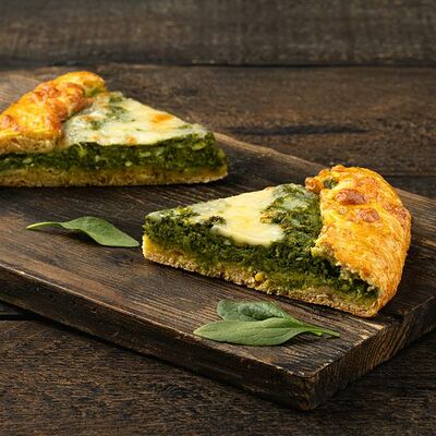 Пирог со шпинатом и сыром в Люди Любят по цене 136 ₽