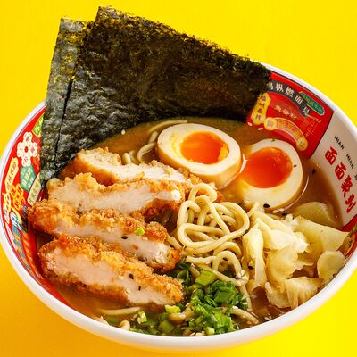 Рамен Пайтан с хрустящим цыпленком в Bao Mochi по цене 630 ₽