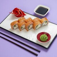 Филадельфия с авокадо в ROLLS KING SUSHI KINGDOM