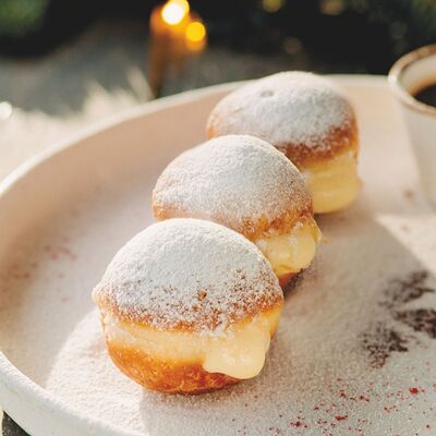 Пончики бомболони с шоколадным соусом в Перчини на огне по цене 230