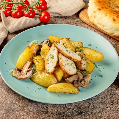 Картофель с курицей и грибами в Шаурма и Гриль по цене 470 ₽