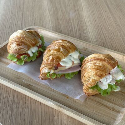 Сытный сет в Круассан по цене 925 ₽