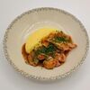 Бедро цыпленка, картофельное пюре, мясной соусв Mickey & Monkeys по цене 650