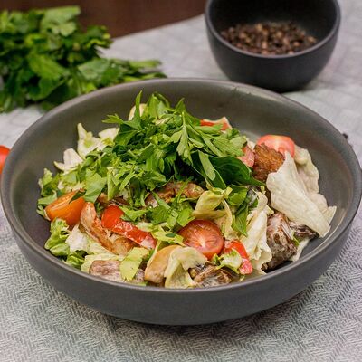 Салат Теплый с телятиной в Кампус по цене 560 ₽