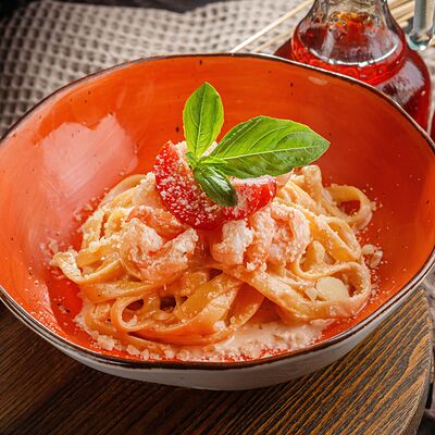 Феттучини с креветкой в Досытаевский по цене 540 ₽