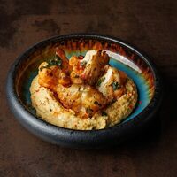 Цветная капуста с хумусом и соусом чимичуррив Doge