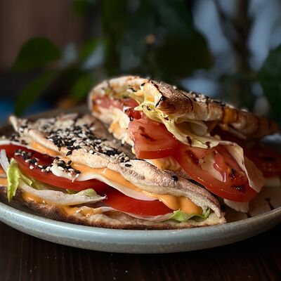 Сэндвич Моцарелла и томат в Реган по цене 550 ₽