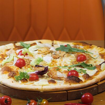 Пицца Цезарь в Foodlink по цене 650 ₽