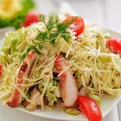 Салат Цезарь с курицей в Кура-гриль по цене 510 ₽