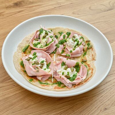 Роти с мортаделлой и страчателлой в Местные по цене 1090 ₽