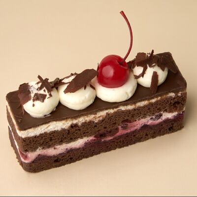 Пирожное Чёрный лес в Север-Метрополь по цене 452 ₽