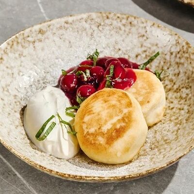 Нежные сырники с вишней в Гастробар DOM по цене 360