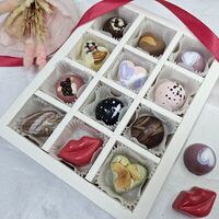 Подарочный набор 12 шоколадных конфет ассорти, ручной работы в Choco.cake.hand