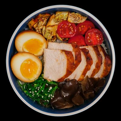 Боул с курицей в Ramenshop по цене 520 ₽