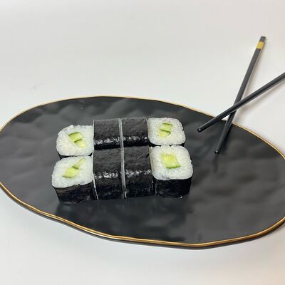 Классический ролл с огурцом в CHILLI по цене 260 ₽