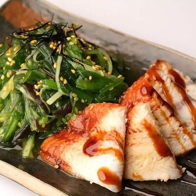 Салат чука с угрем в Tao Sushi Lab по цене 910 ₽