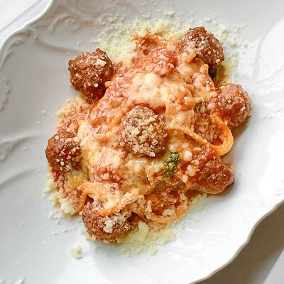 Спагетти с митболами в Мандарин по цене 695 ₽