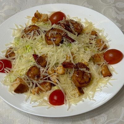 Цезарь с креветками в Сказка lounge по цене 810 ₽