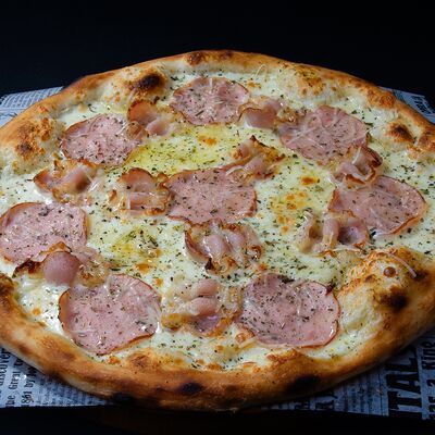 Пицца «Боскайола» 32 см в Глобус по цене 880 ₽