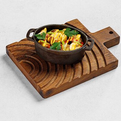 Скоблянка с говядиной и свининой под соусом чеддeр в ПиццаФабрика по цене 630 ₽