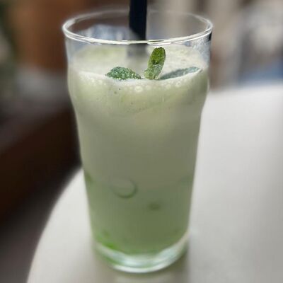 Bubble Tea Милк Шейк Фьюжн Киви-йогурт в Breakfast по цене 350 ₽