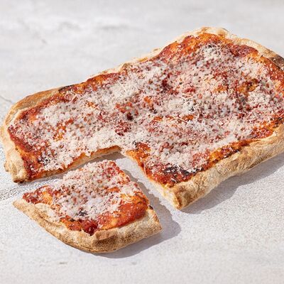 Классическая с пармезаном в Eazzy Pizza по цене 480 ₽