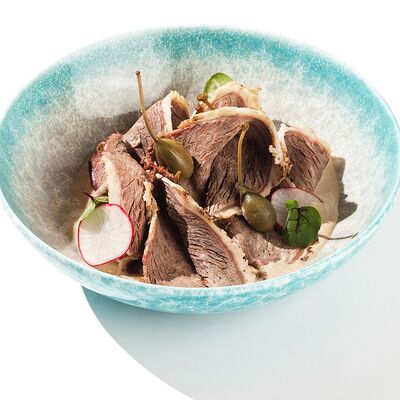 Подкопчённый ростбиф с соусом из тунца в Песто Тесто по цене 1150 ₽