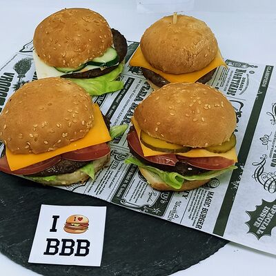 Комбо Мини-бургеров 4 вкуса Love в Black Bear Burger по цене 1699 ₽