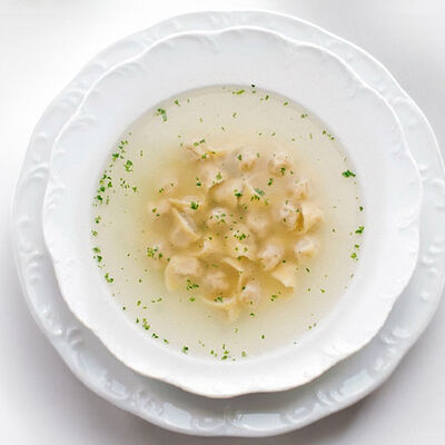 Аньолини с телятиной в бульоне в Probka по цене 1620 ₽