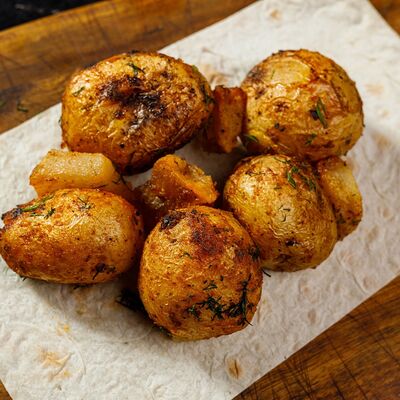 Картошка с салом на углях в Армянская кухня по цене 444 ₽