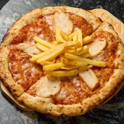Kids Пицца с цыпленком и картофелем фри в Pino Cafe по цене 480 ₽
