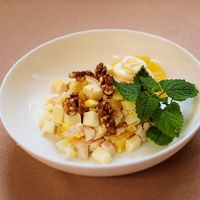 Салат курица с ананасом в Шуры Муры по цене 200 ₽