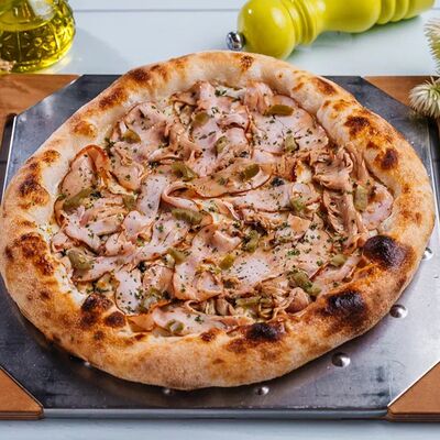 Пастрами из индейки, грибы, халапеньо в Lucia osteria по цене 1680 ₽