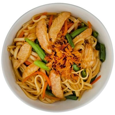 Удон с курицей в пикантном соусе в Фишка суши по цене 699 ₽