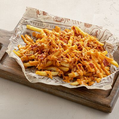 Бельгийский картофель фри с беконом и соусом том ям в Brasserie Kriek по цене 690 ₽