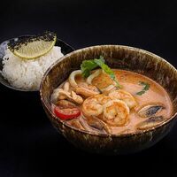 Том ям с креветками в MOS Lounge & Bar