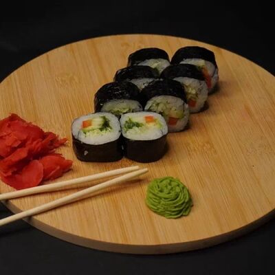 Ролл Вегетарианский в Yo! Sushi по цене 300 ₽