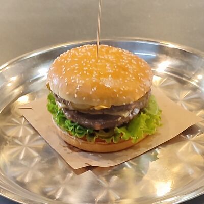 Чизбургер говяжий острый двойной в ШаурХолл по цене 730 ₽