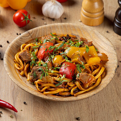 Жареный лагман в Км-халяль по цене 430 ₽