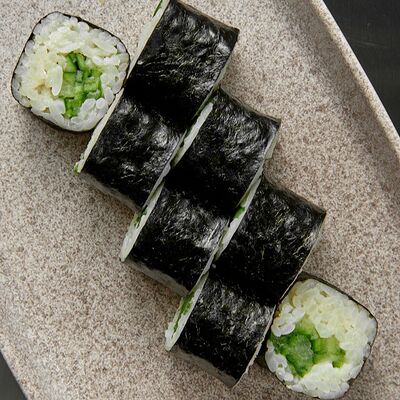 Маки с огурцом в 96 азиаток по цене 440 ₽