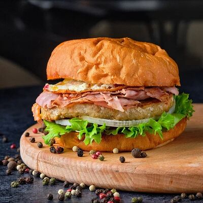 Бургер с яйцом в Mesto Burger по цене 420