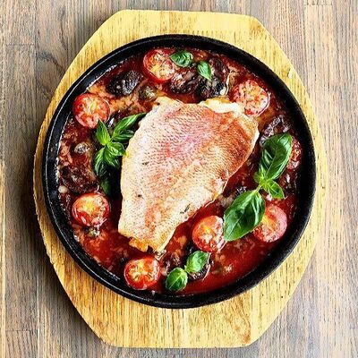 Филе окуня в томатном соусе в Июль по цене 940 ₽