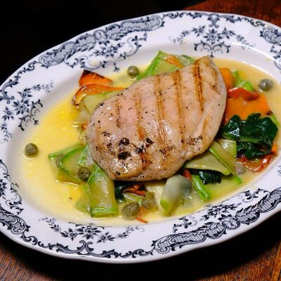 Филе из куриной грудкив Дюбонне по цене 780 ₽